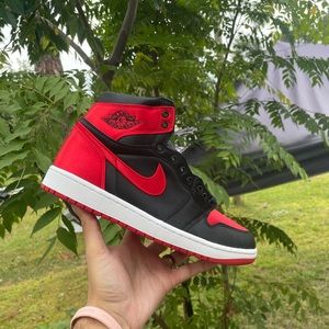 DS Air Jordan 1 Satin Bred